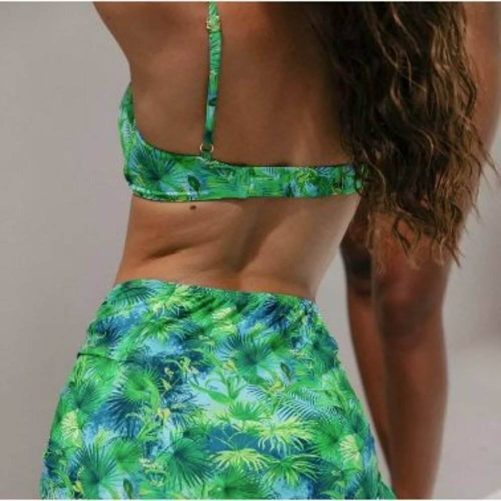 VDM The Label Kylie‎ Skirt Tropical Small Revolve - Picture 7 of 10